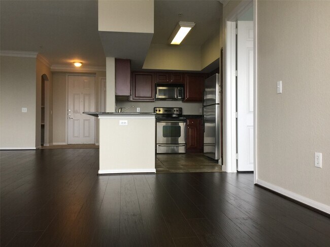 Building Photo - 7575 Kirby Dr