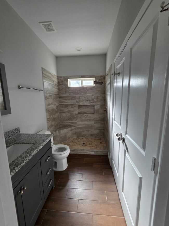 Building Photo - 16338 Eastchase St