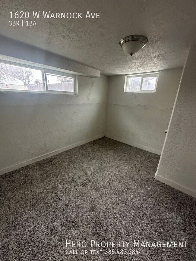 Building Photo - 1620 W Warnock Ave