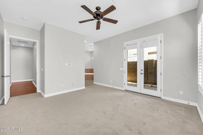 Building Photo - 4213 E Edgemont Ave