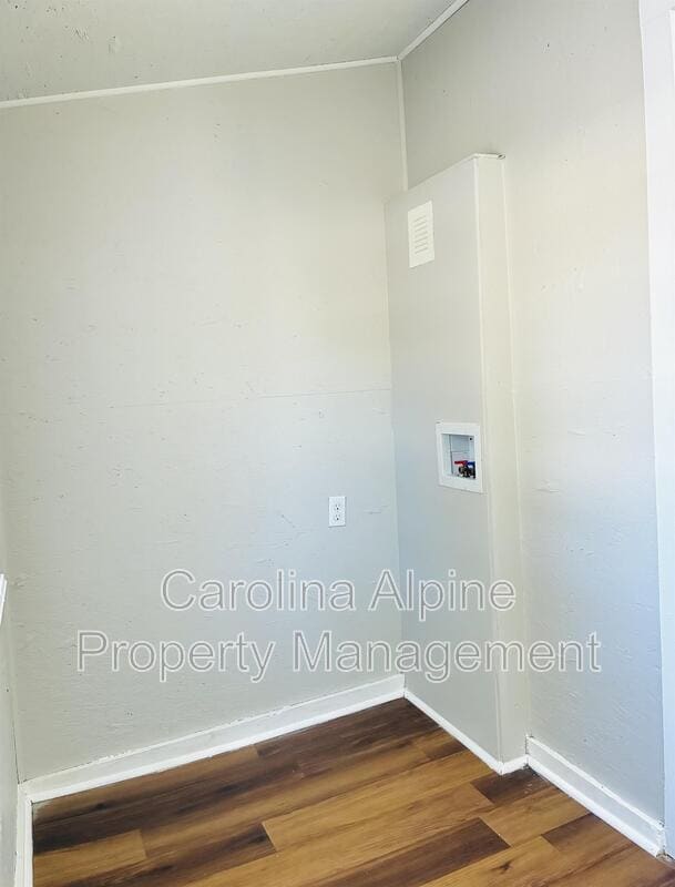 Building Photo - 309 E Gibbs St