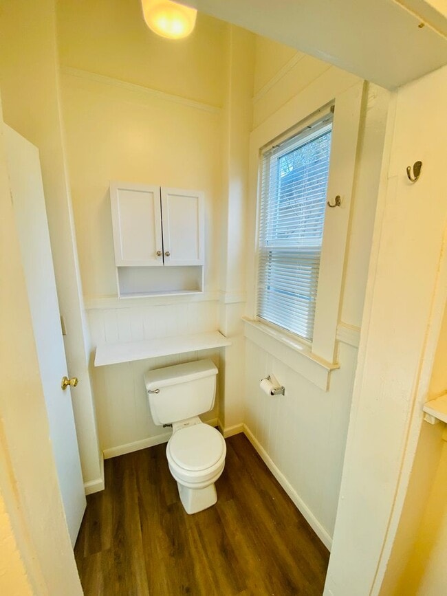 Building Photo - Reserve Now for June 2026! Updated House in Downtown Chico