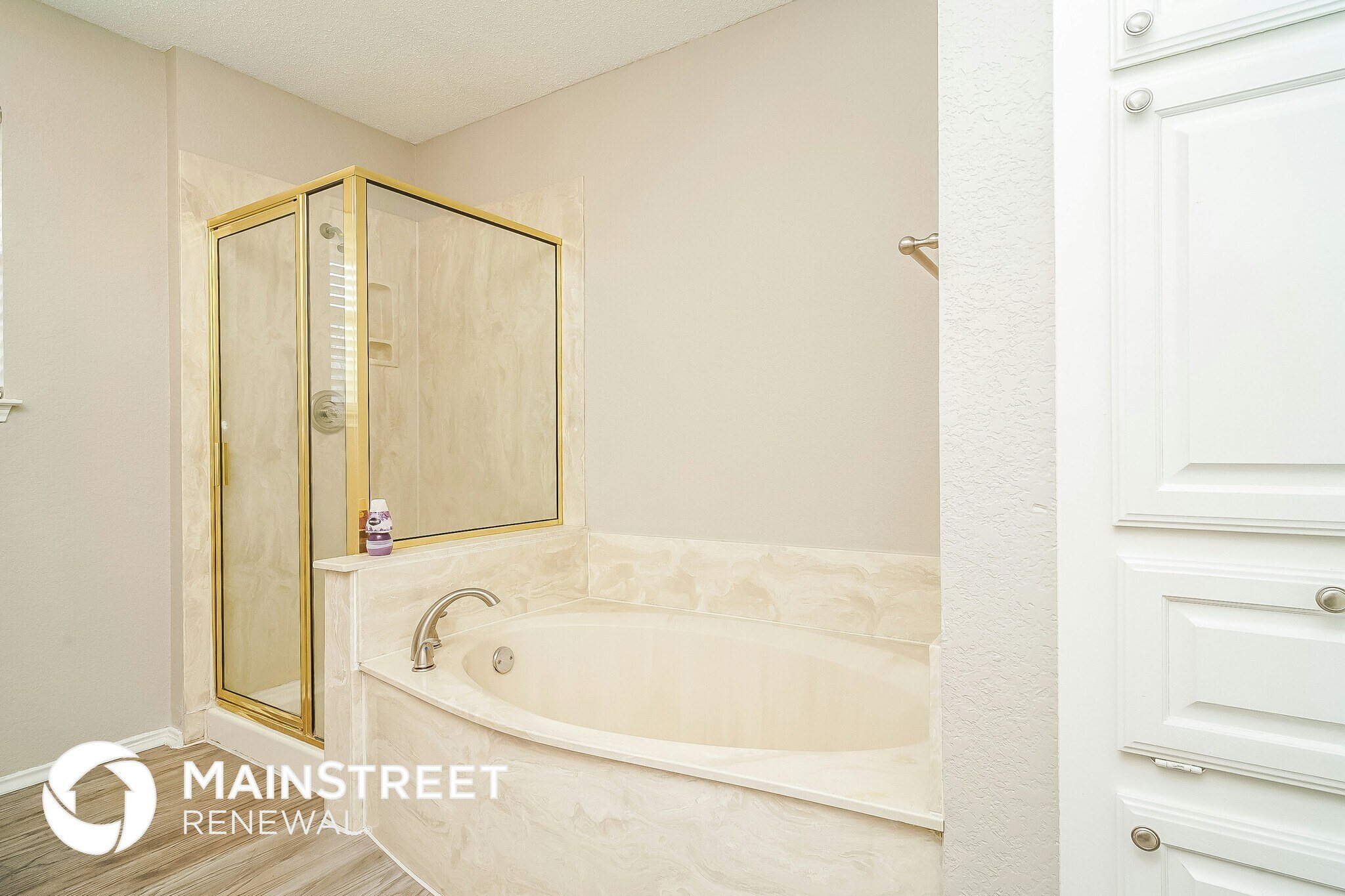 Building Photo - 6615 W Lynn Creek Dr