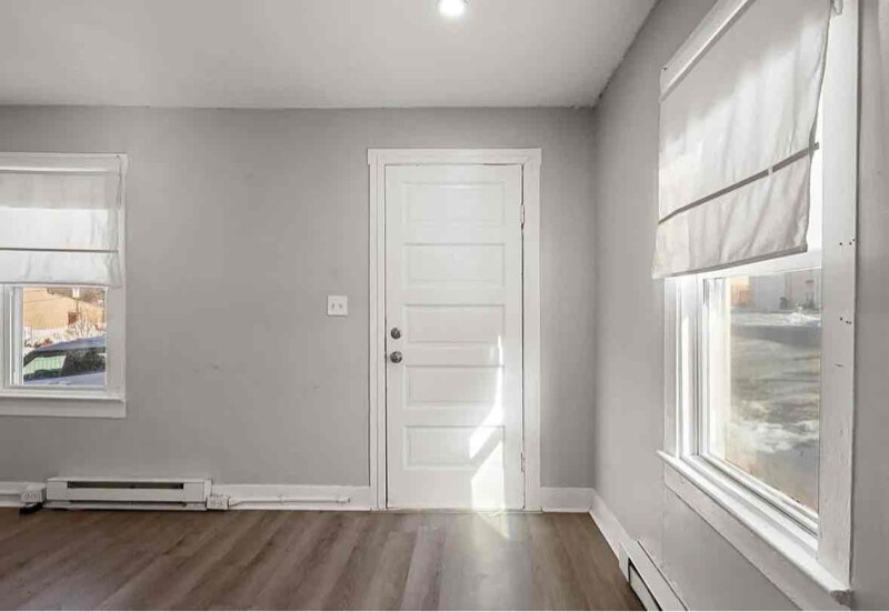 Building Photo - 223 Baker St