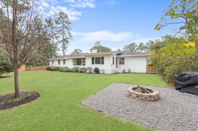 Building Photo - 106 Benson Dr