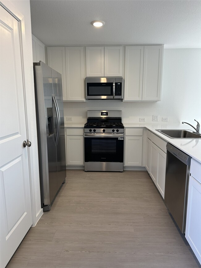 Building Photo - 1642 Gardenia Grv Ln