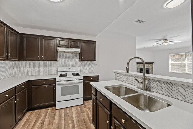 Building Photo - 18210 Beaverdell Dr