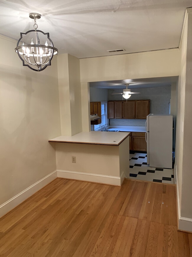 Building Photo - 811 Bromley Rd