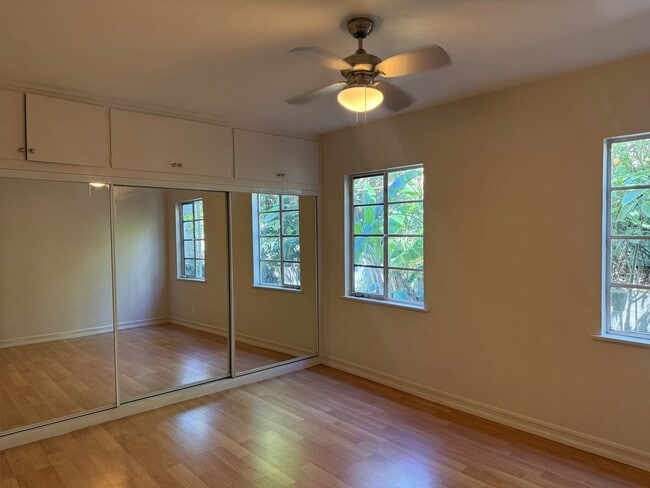 Building Photo - 1313 Douglas St