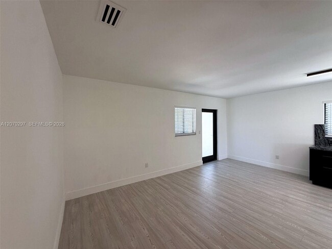 Building Photo - 224 Hispanola Rd