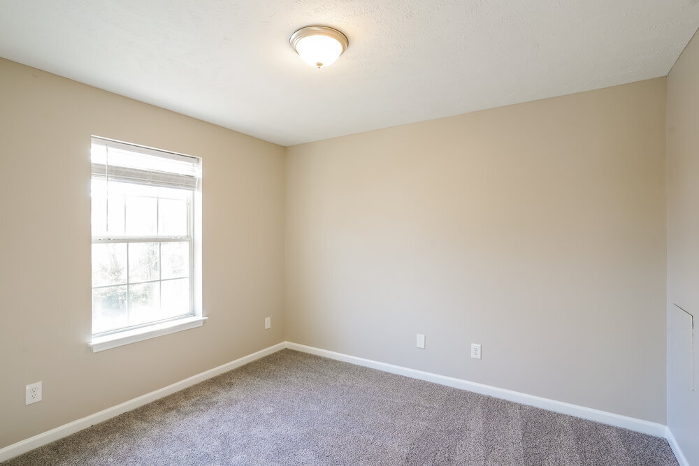 Building Photo - 205 Lake Forest Dr