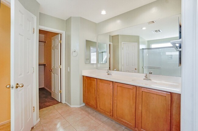 Building Photo - Pending/ Rented - Beautiful 2 Story-4 Bd/3...