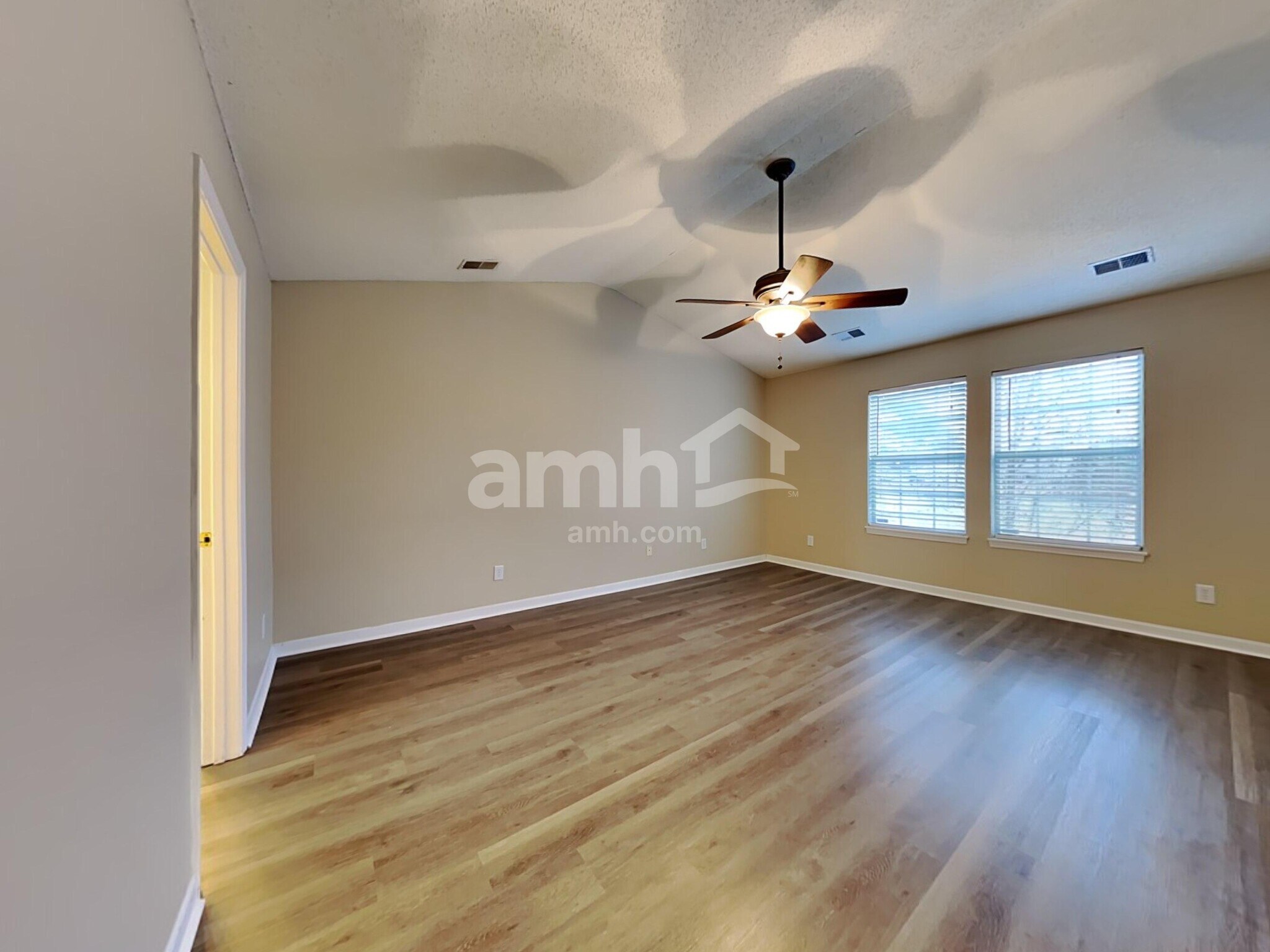 Building Photo - 110 Macallan Ct