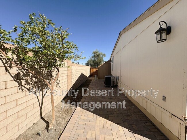 Building Photo - 43155 Portola Ave