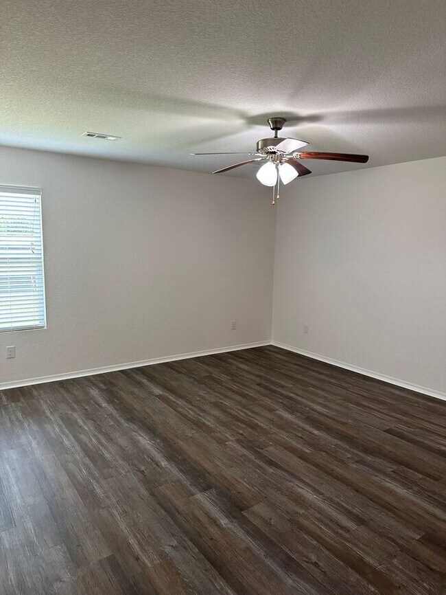 Building Photo - NOW AVAILABLE — Modern 3-Bedroom, 2-Bath Home in Cabot