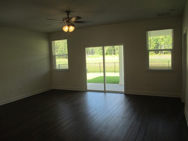 Building Photo - 3070 Creek Village Ln