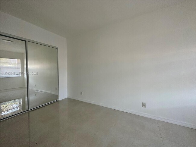 Building Photo - 480 NW 42nd Ct