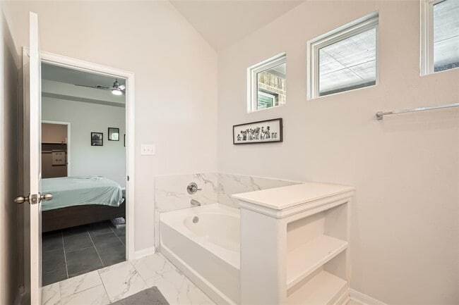 Building Photo - 658 Cherrystone Loop