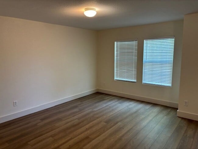 Building Photo - 803 Moss Glen Trail