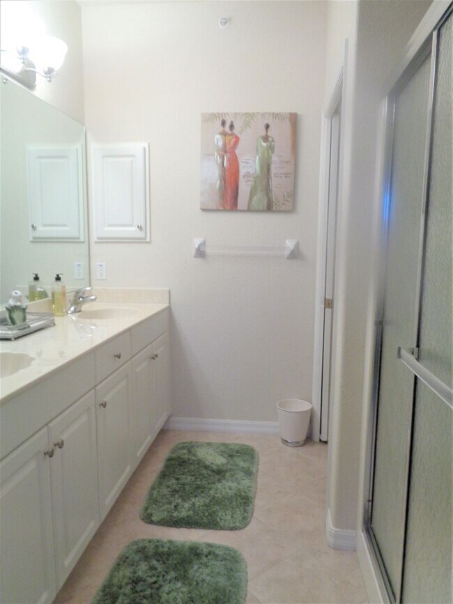 Building Photo - NEW PRICE! Venice Island 3BR/2BA 3rd Floor End Unit Condo