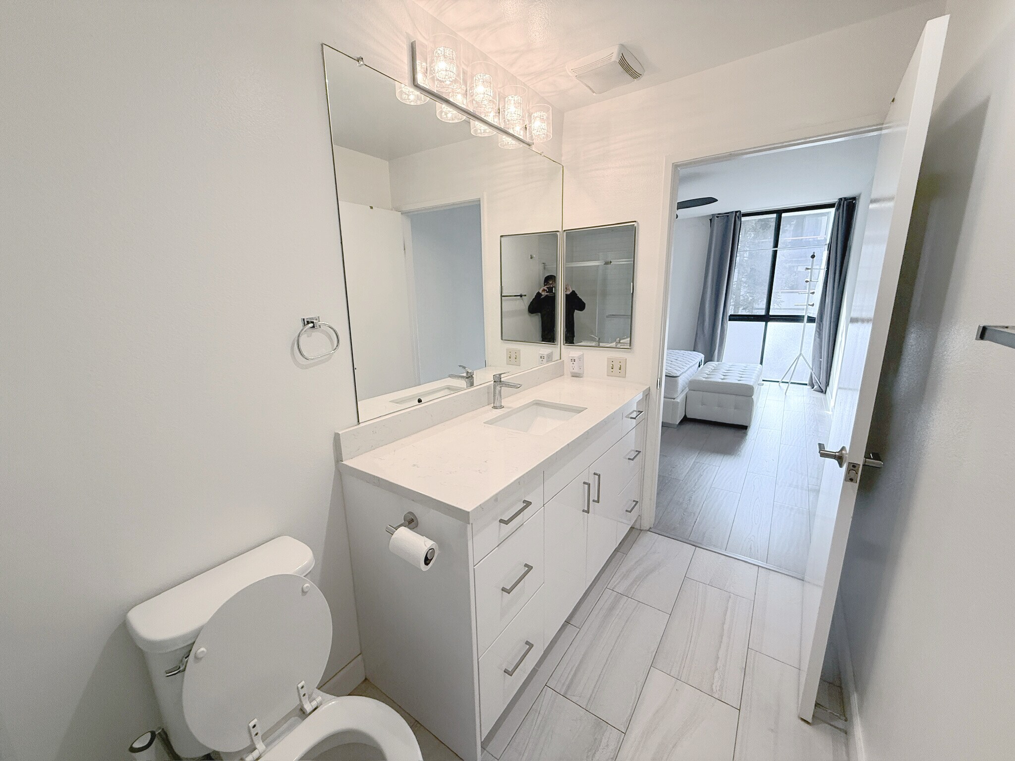 Building Photo - 222 S Central Ave