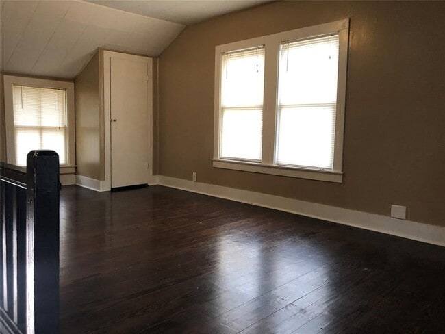 Building Photo - 208 Ave A