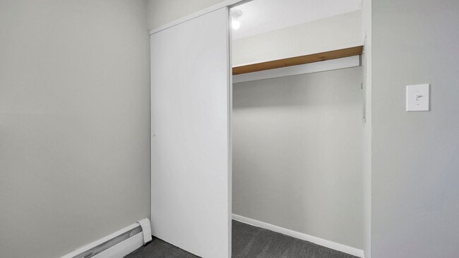 Building Photo - 2405 Belcher Dr