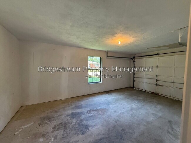 Building Photo - 155 Forest St