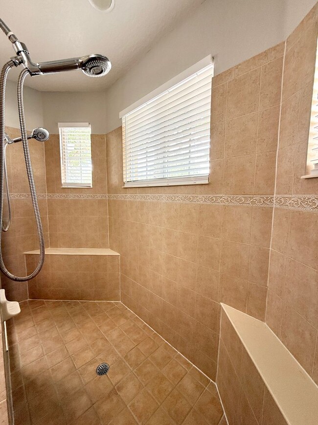 Building Photo - GORGEOUS Two Story 4/3.5 home in sought af...