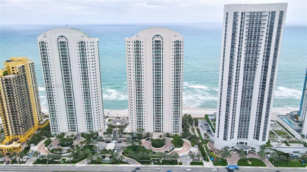 Building Photo - 16047 Collins Ave