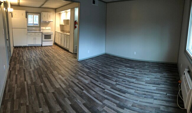 Building Photo - 1594 English St