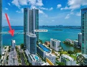 Building Photo - 555 NE 30th St