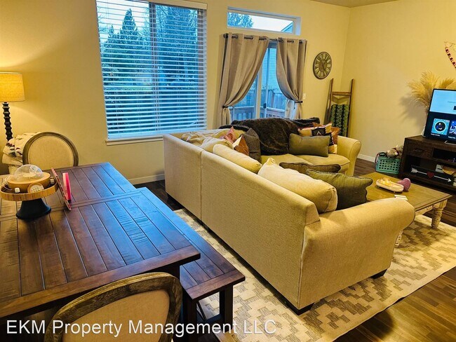 Building Photo - 3 br, 2.5 bath House - 2502 NE 130th Avenu...