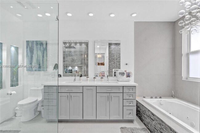 Building Photo - 15878 SW 61st Way