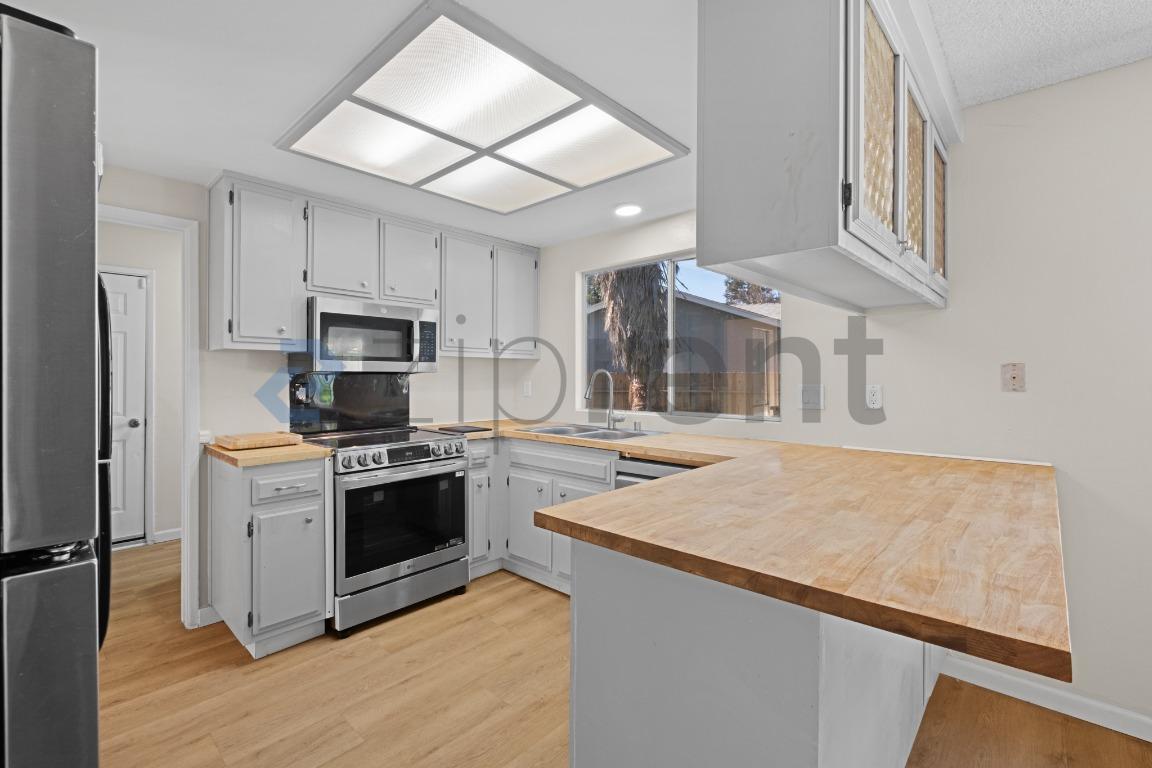 Building Photo - 1471 Valenzuela Ct