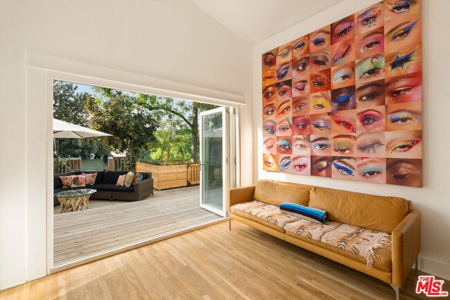 Building Photo - 6031 Mesa Ave