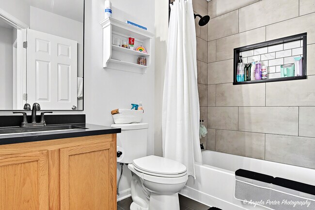 Building Photo - 1477 Sedgewood Ct