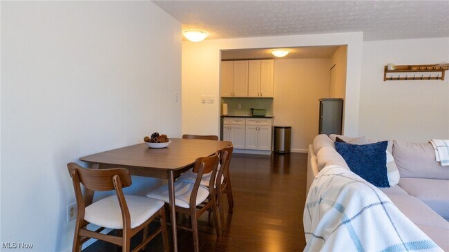 Building Photo - 9761 Sunrise Blvd