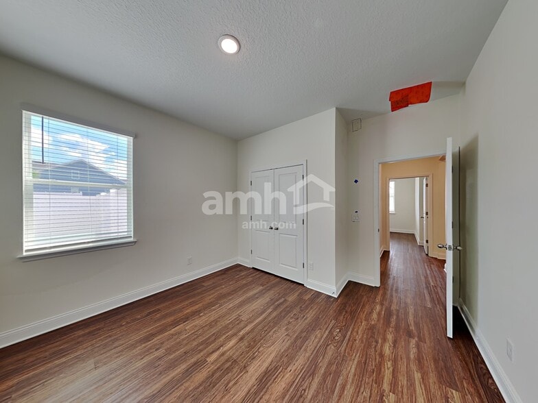 Building Photo - 900 Summer Stone Loop