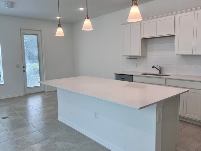 Building Photo - 6125 Planta Ln