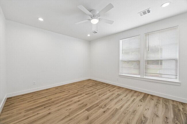 Building Photo - 2749 Redrock St