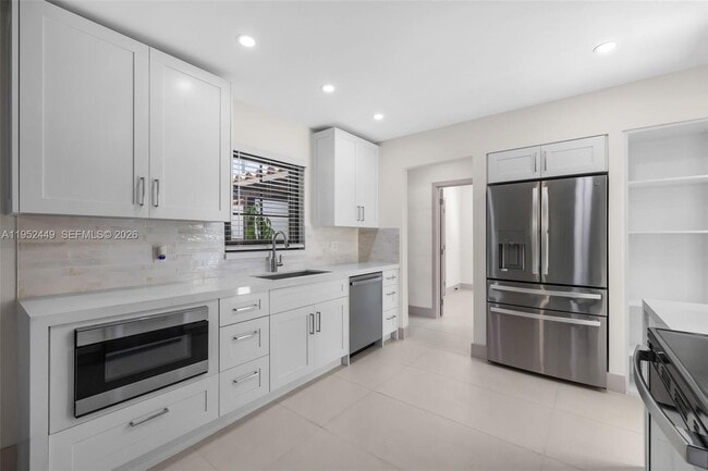 Building Photo - 3519 Toledo St