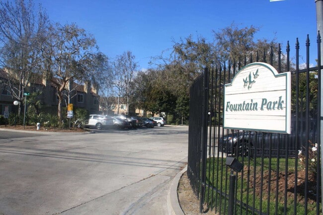 Building Photo - MOVE-IN READY - SPACIOUS 2-BEDROOM TOWNHOM...