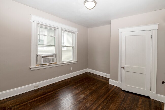 Building Photo - 1537 Burdette Ct