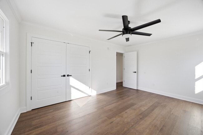 Building Photo - 294 Idle Hour Dr