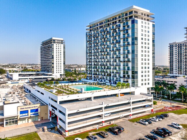 8500 NW 52nd St Doral, FL 33166 - 5250 Paseo