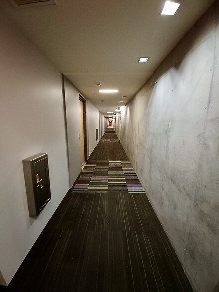 Building Photo - 353 E Bonneville Ave