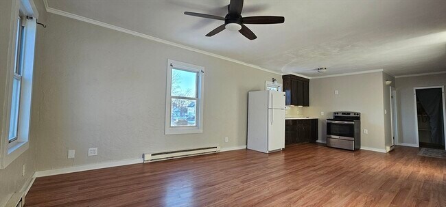 Building Photo - 8 Dustin St