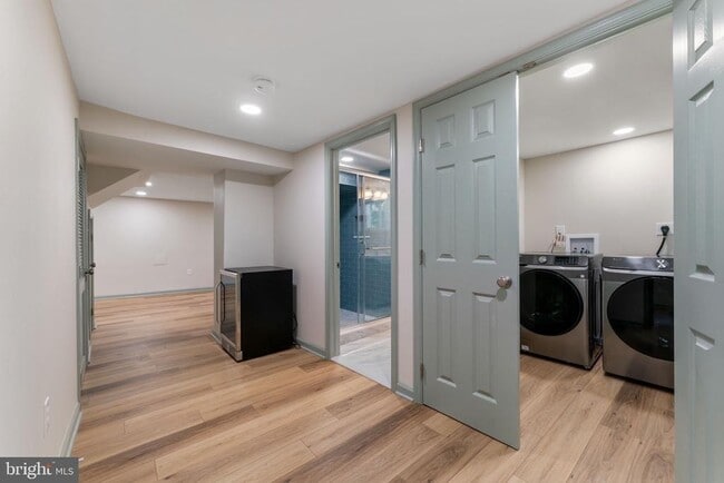 Building Photo - 6107 44th Ave