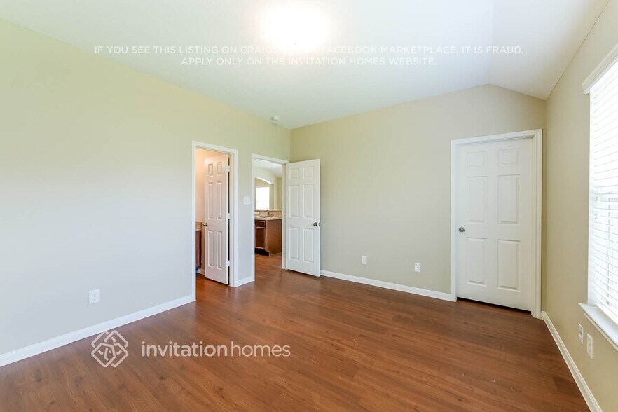 Building Photo - 12022 Gregory Crossing Way